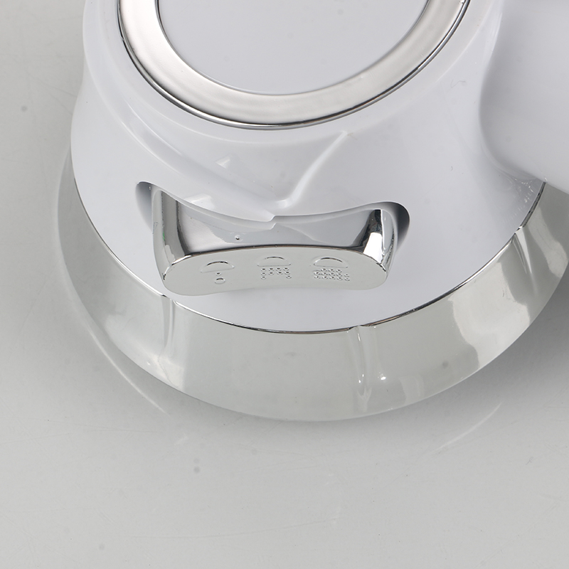 หัวฝักบัวสีขาวไหล