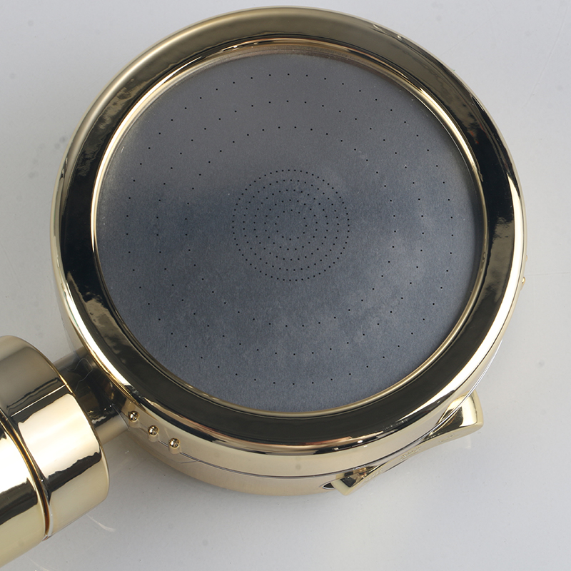 อาบน้ำสีทอง