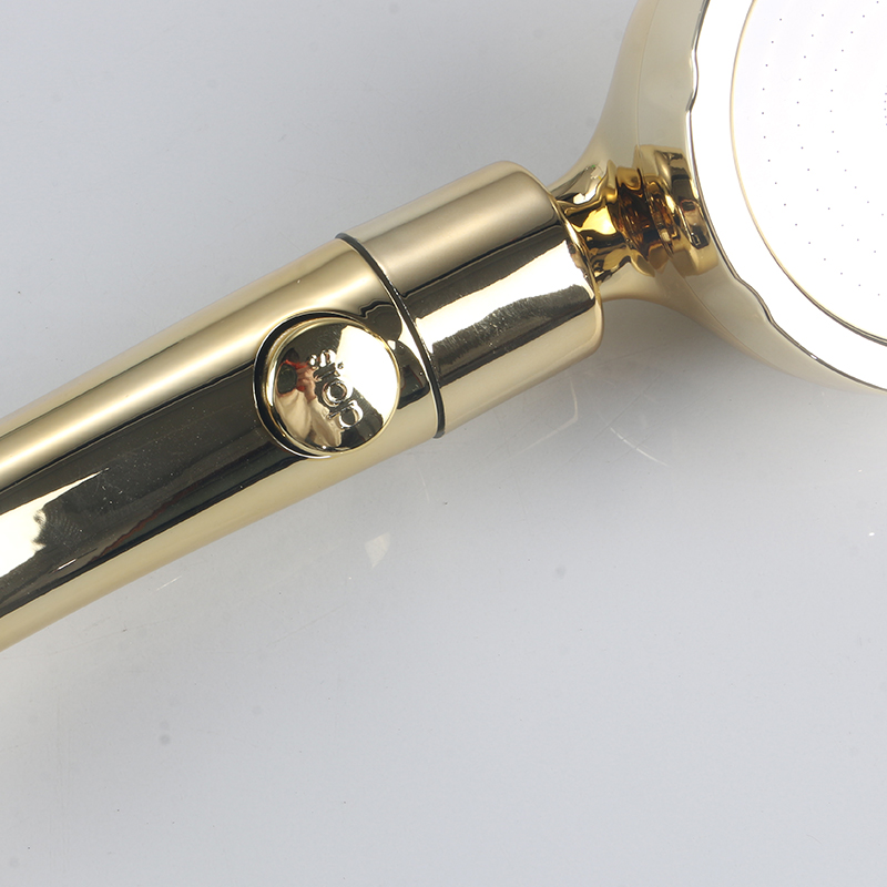 ฝักบัวสีทองของญี่ปุ่น