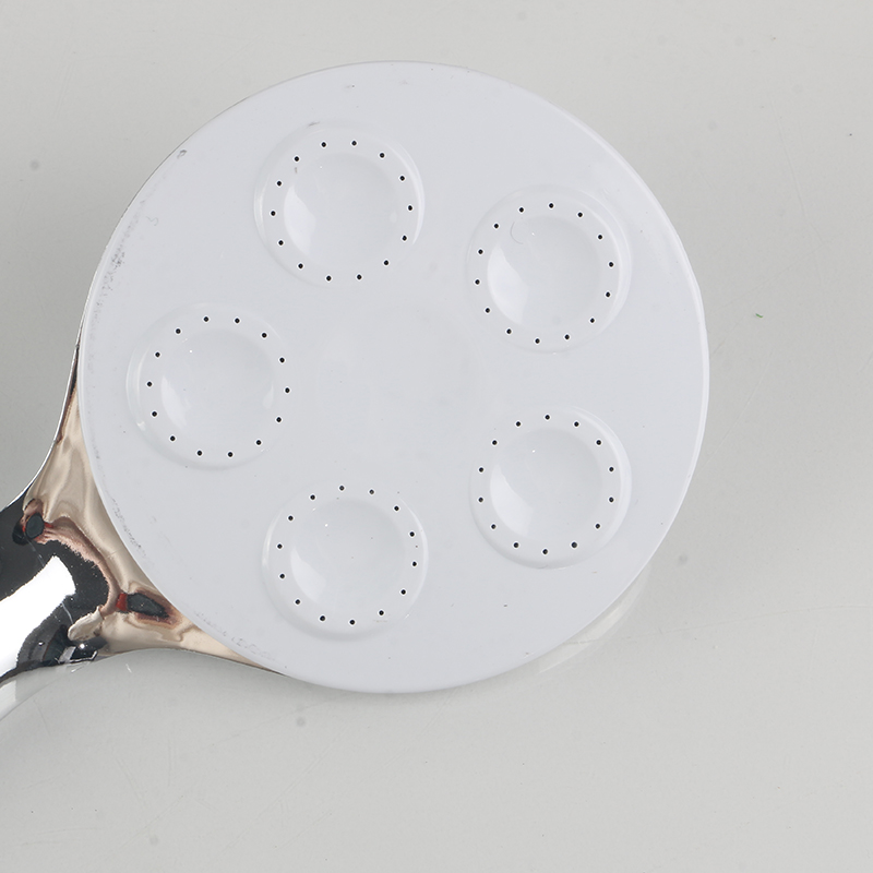 อาบน้ำอนารยชนตัวน้อย